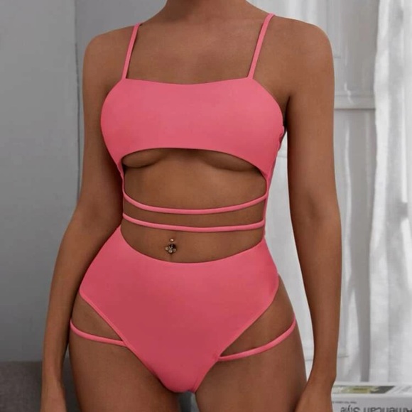SHEIN Cut Out One Piece Swimsuit - Picture 1 of 3